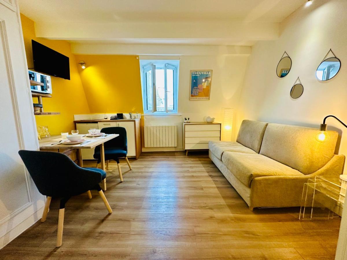 Studio Hissez Haut - Idealement Place, Plage, Restaurants, Commerces Трувіль-сюр-Мер Екстер'єр фото